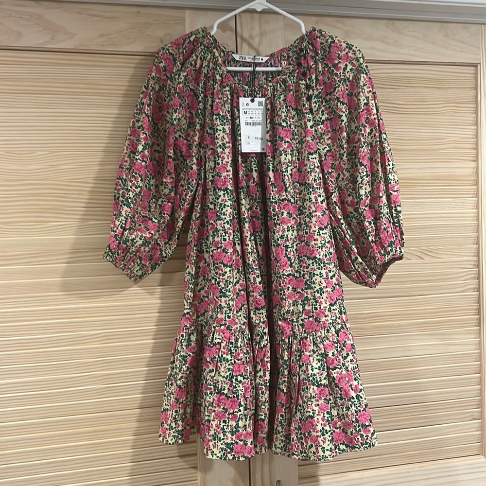 Zara women’s floral dress Size M NWT